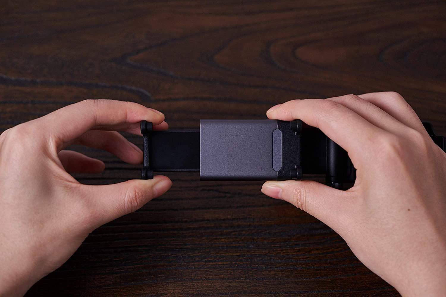 8BITDO MOBILE CLIP FOR PRO 2 BLUETOOTH GAMEPAD - DataBlitz