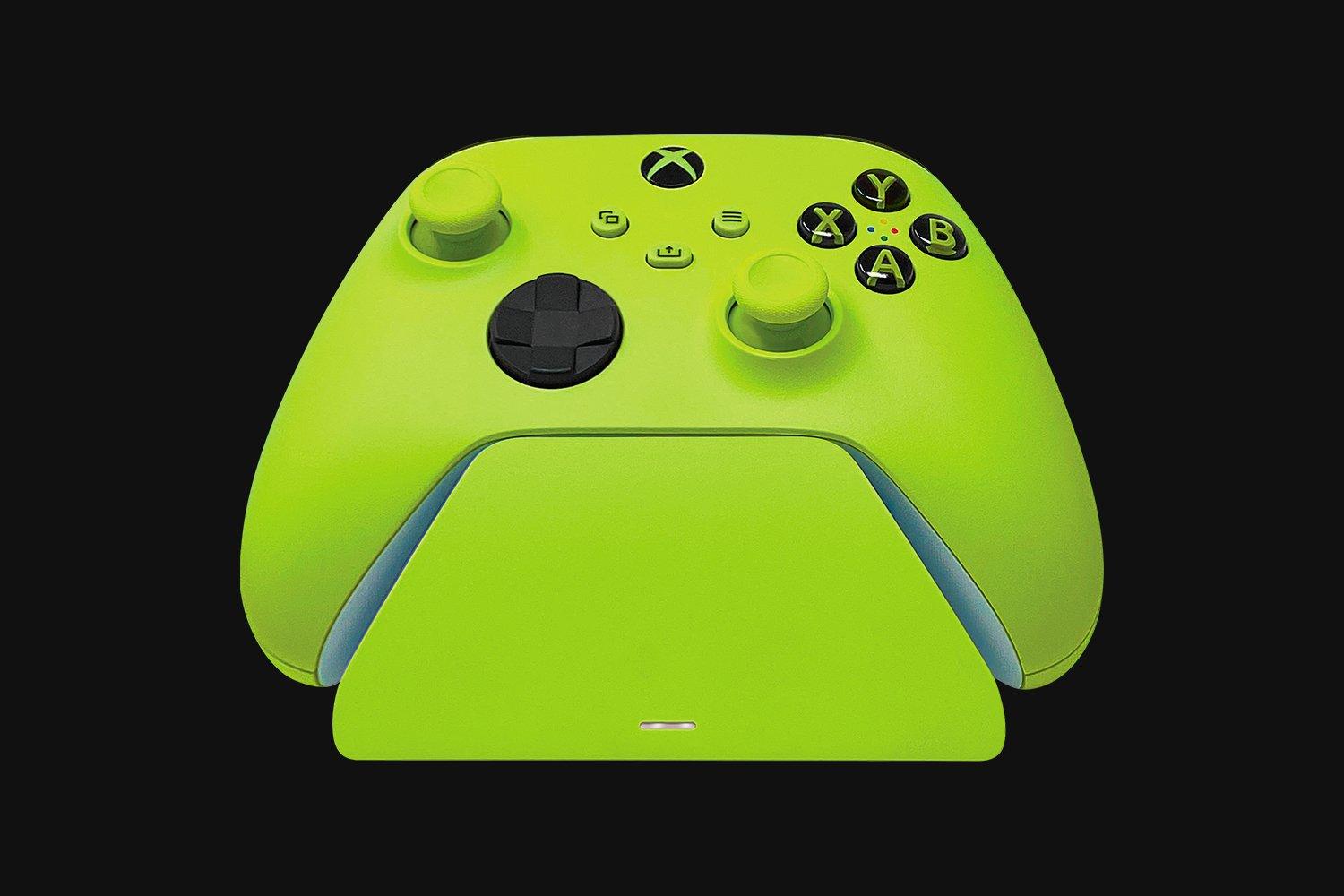 RAZER UNIVERSAL QUICK CHARGING STAND FOR XBOX / XBOX X/S / XBOX ONE ELITE CONTROLLER (ELECTRIC VOLT) - DataBlitz