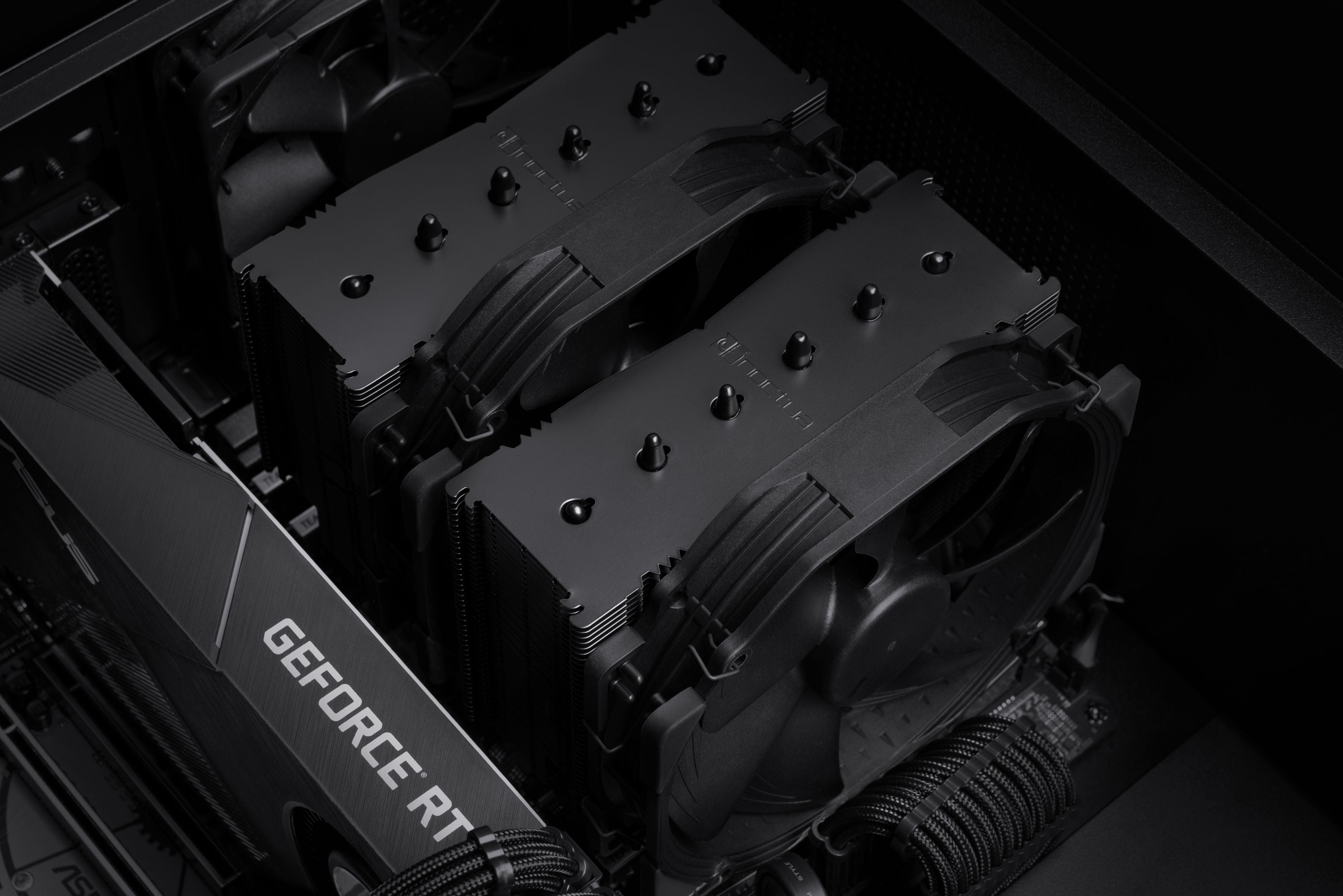Noctua NH-D15 Chromax.Black Dual-Tower CPU Cooler